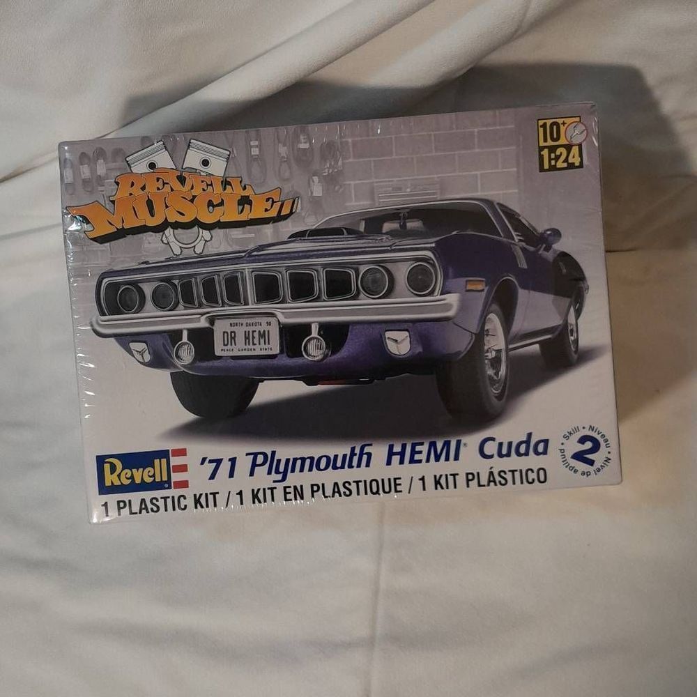 Revel Muscle '71 Plymouth Hemi Cuda Kit NEW SEALED